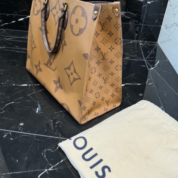 Louis Vuitton on the go handbag GM - Picture 10 of 11